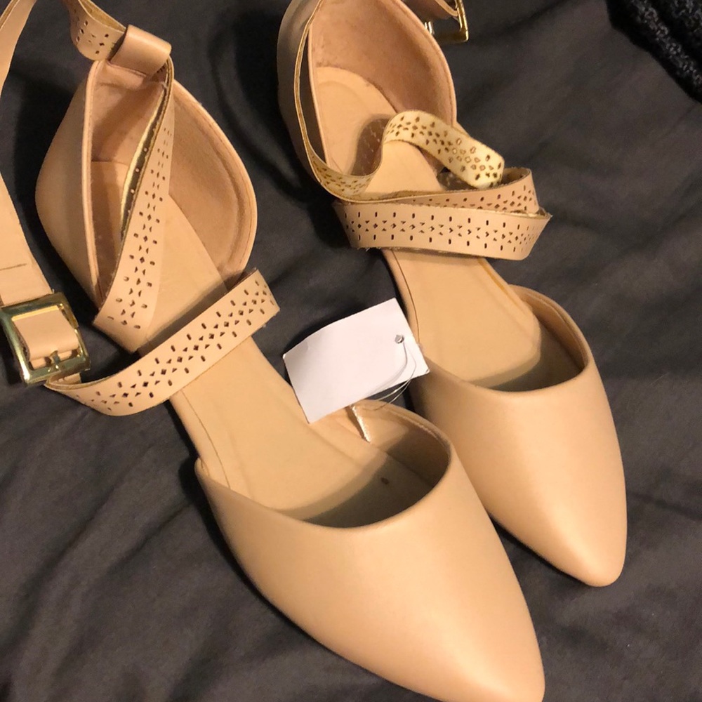 Nude flats